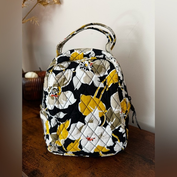 Vera Bradley Black and Yellow Dogwood Pattern Lunch Box - Picture 5 of 8